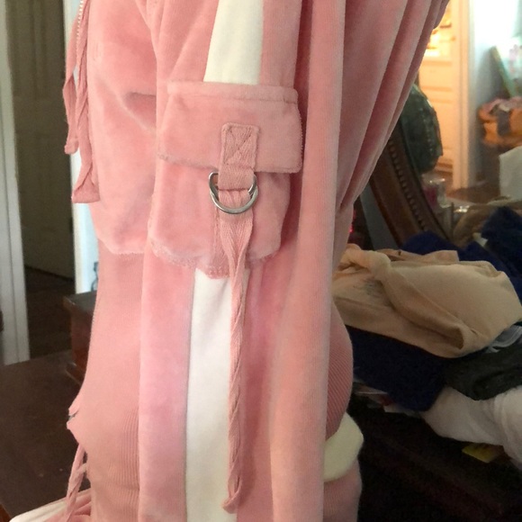 Jennifer Lopez (JLo) sweatsuit - Picture 6 of 8